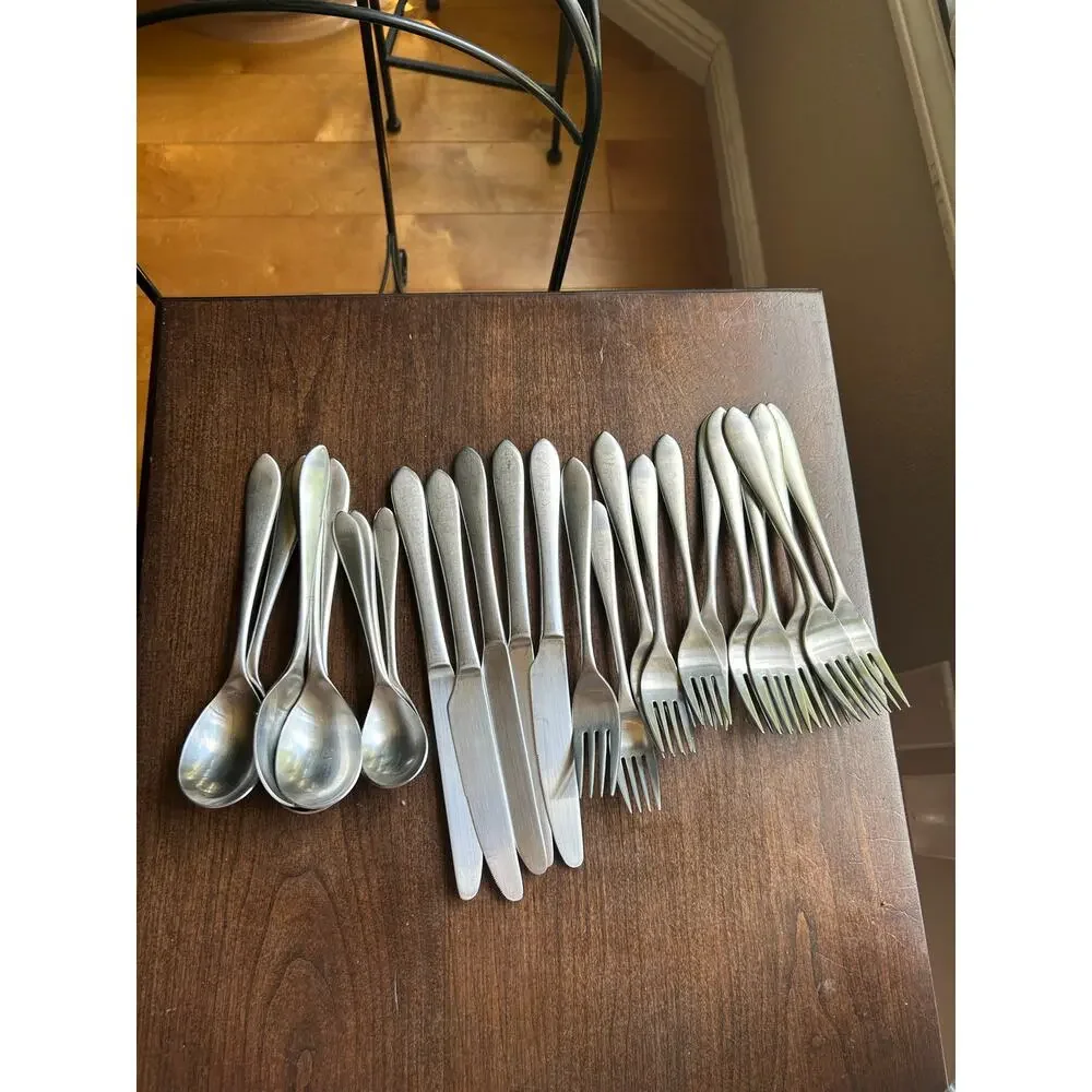 25 piece set Robert Welch RW Meridian pattern 18/10 stainless steel